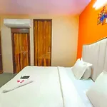 Roomshala 062 Ms Residency-Azadpur Metro Station