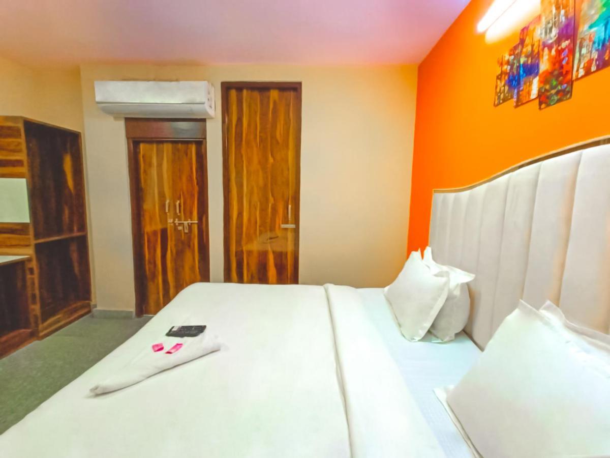 Roomshala 062 Ms Residency-azadpur Metro Station 3* New Delhi