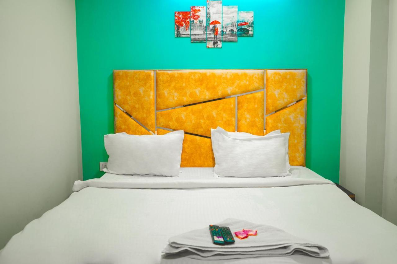 Roomshala 062 Ms Residency-azadpur Metro Station New Delhi