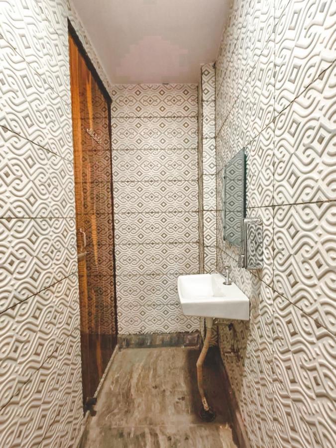 Roomshala 062 Ms Residency-azadpur Metro Station 3* New Delhi